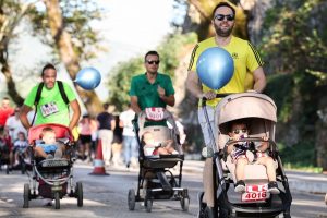 Μικροί δρομείς, οικογένειες, μωρά και ΑμεΑ γέμισαν με χαμόγελα το Ioannina Lake Run