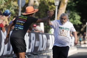 Μικροί δρομείς, οικογένειες, μωρά και ΑμεΑ γέμισαν με χαμόγελα το Ioannina Lake Run