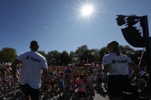 Μικροί δρομείς, οικογένειες, μωρά και ΑμεΑ γέμισαν με χαμόγελα το Ioannina Lake Run